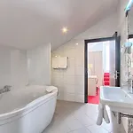 Galija Hotel 3*