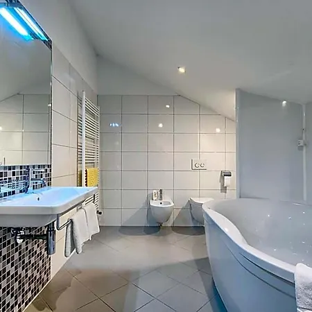 Galija Hotel 3*